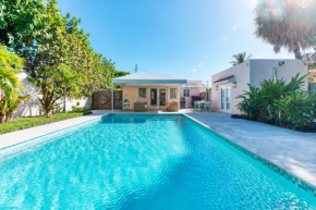 Peaceful Pink Orchid Beach House! Huge Pool!
